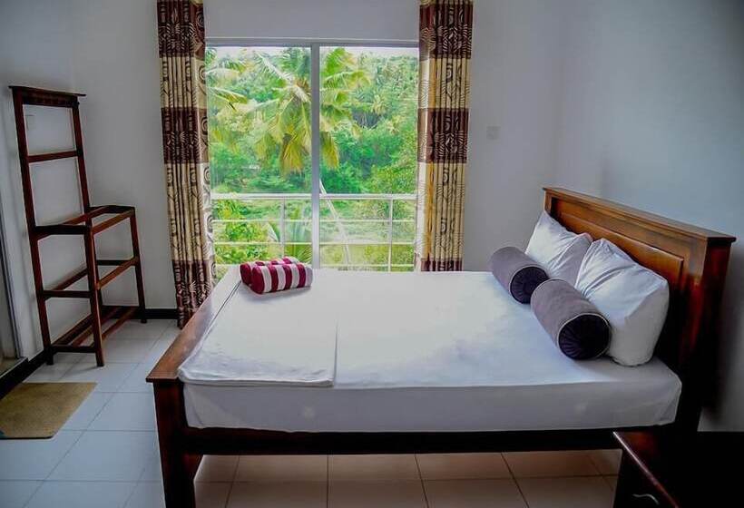 Пансион Kandy Blue