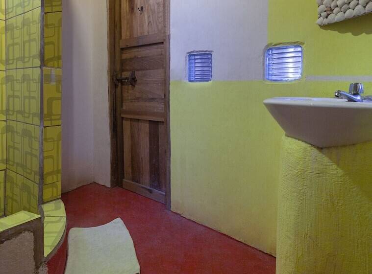 پانسیون La Casa Mompiche