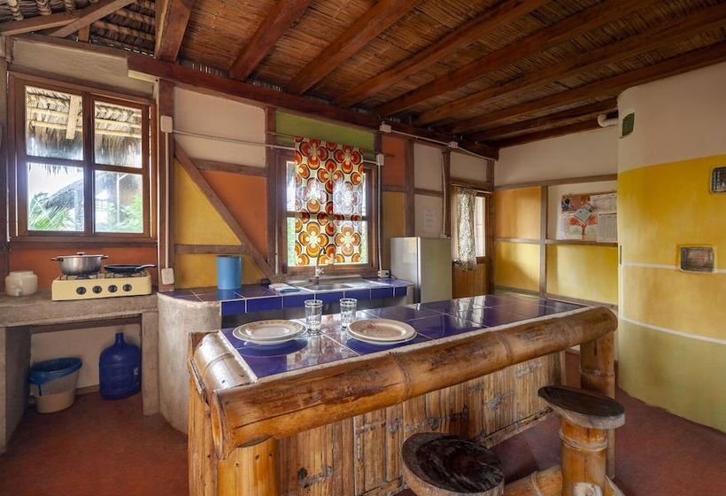 پانسیون La Casa Mompiche