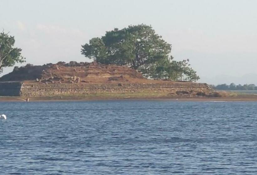 بنسيون Lake Cabin