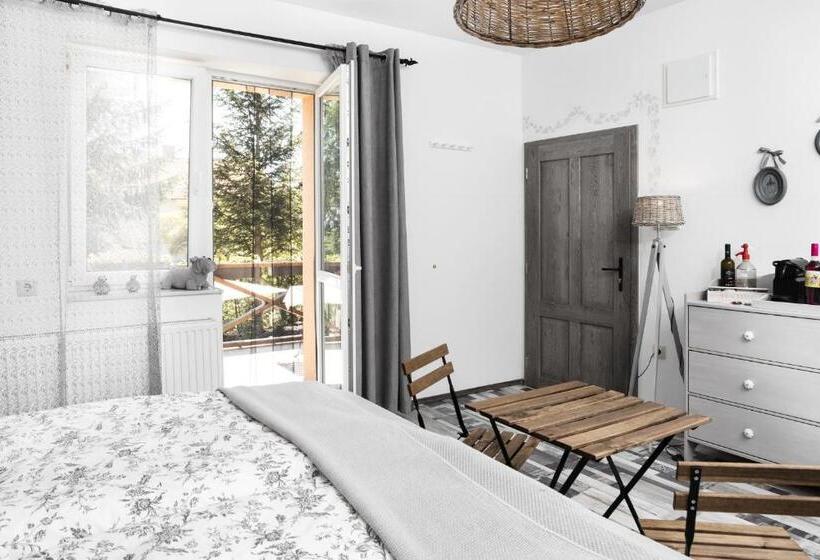 펜션 Madárlátta Vendégház