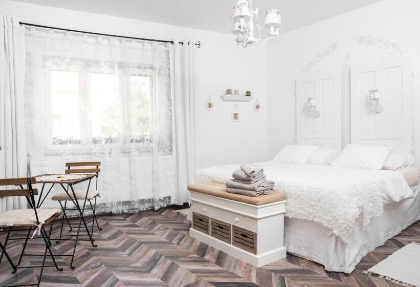 펜션 Madárlátta Vendégház