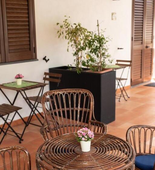 بنسيون Maria Tindara La Locanda