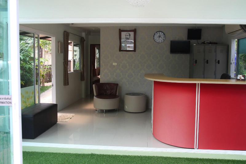 Пансион Naiyang Seaview Place Resort