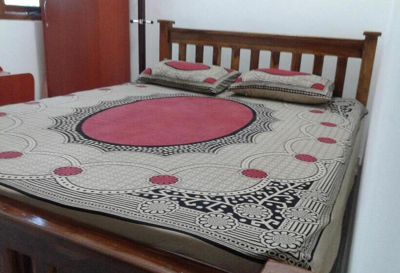 פנסיון Oudarya Guest