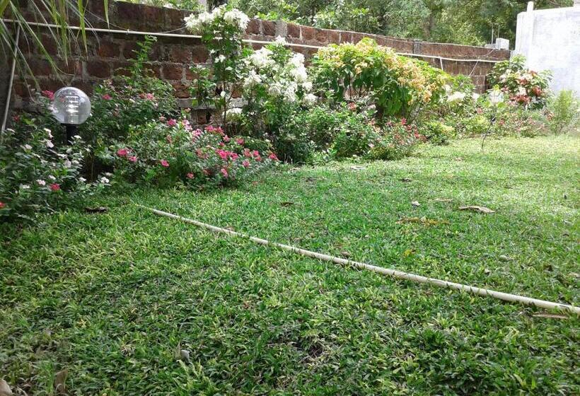 פנסיון Oudarya Guest