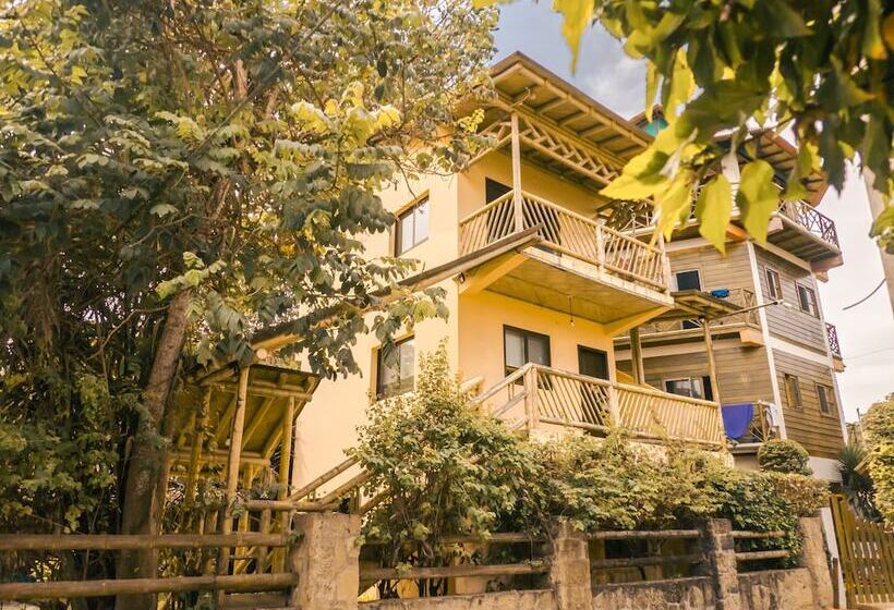 بنسيون Paradise Project Hostal