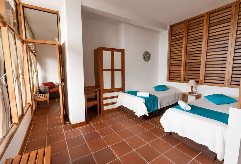 بنسيون Posada Del Mar