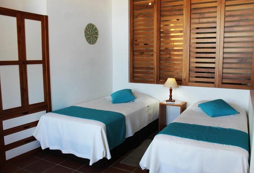 بنسيون Posada Del Mar