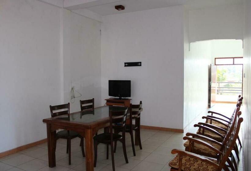 פנסיון Saga Home