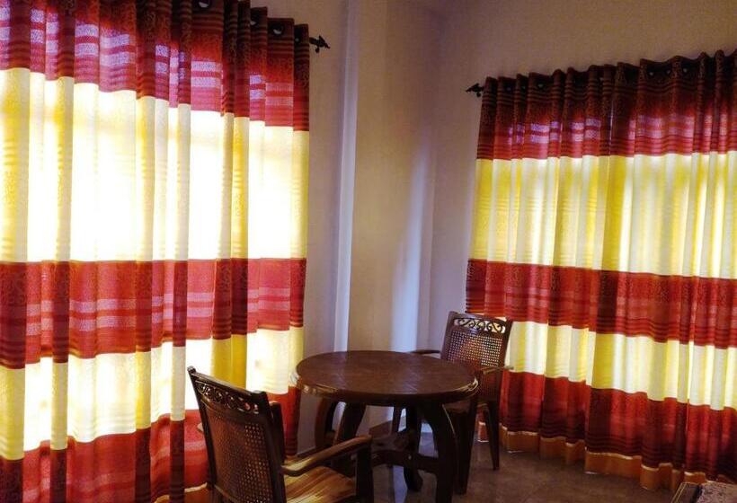 פנסיון Saga Home