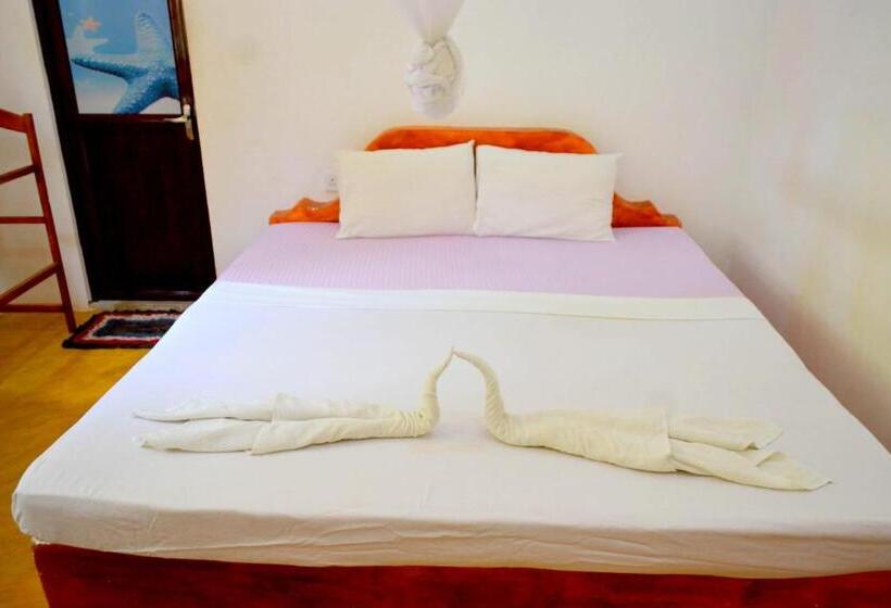 بنسيون Splendid Lake View Safari Lodge