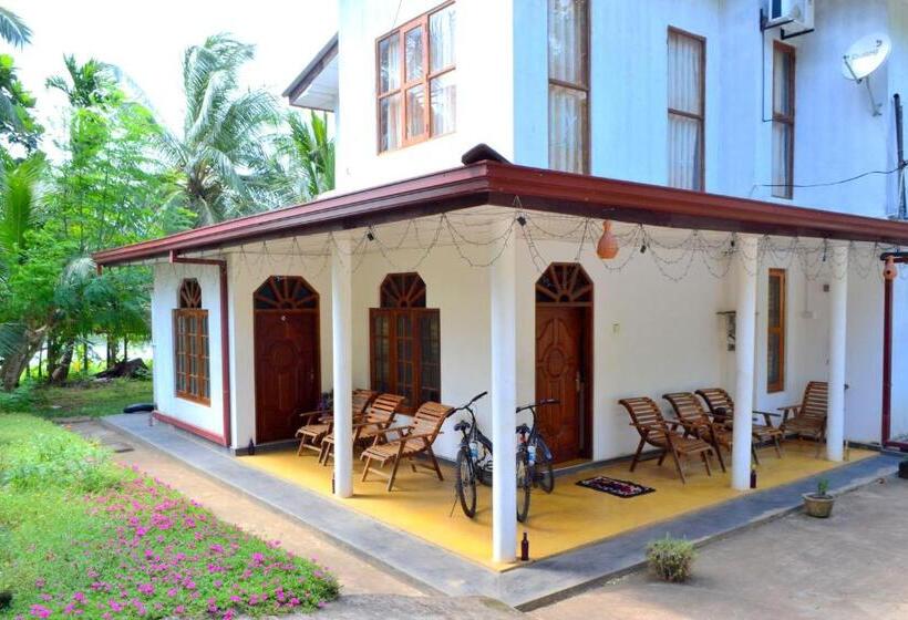 بنسيون Splendid Lake View Safari Lodge