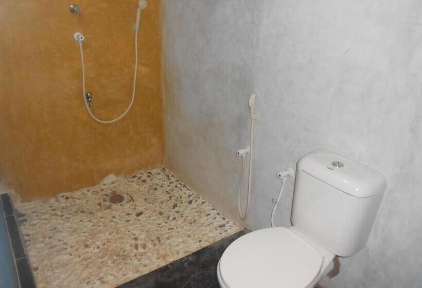 بنسيون Splendid Lake View Safari Lodge