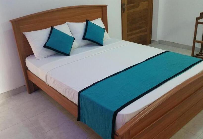 פנסיון Sunhill Lake Tourist Rest