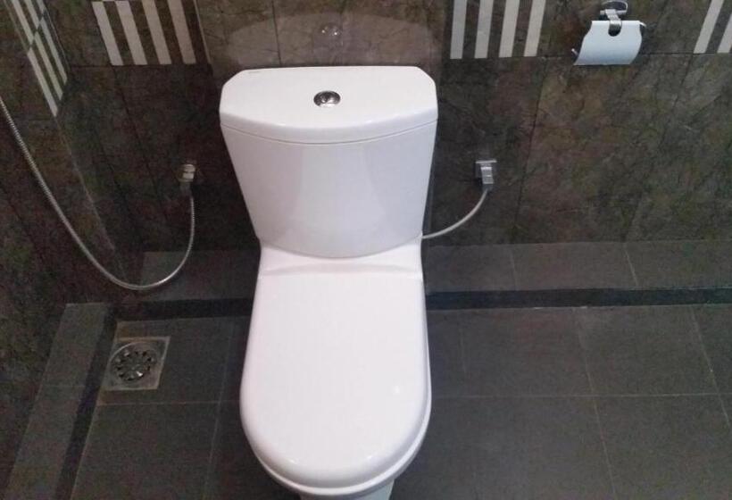 פנסיון Sunhill Lake Tourist Rest