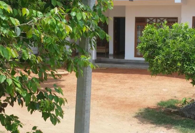 פנסיון Sunhill Lake Tourist Rest