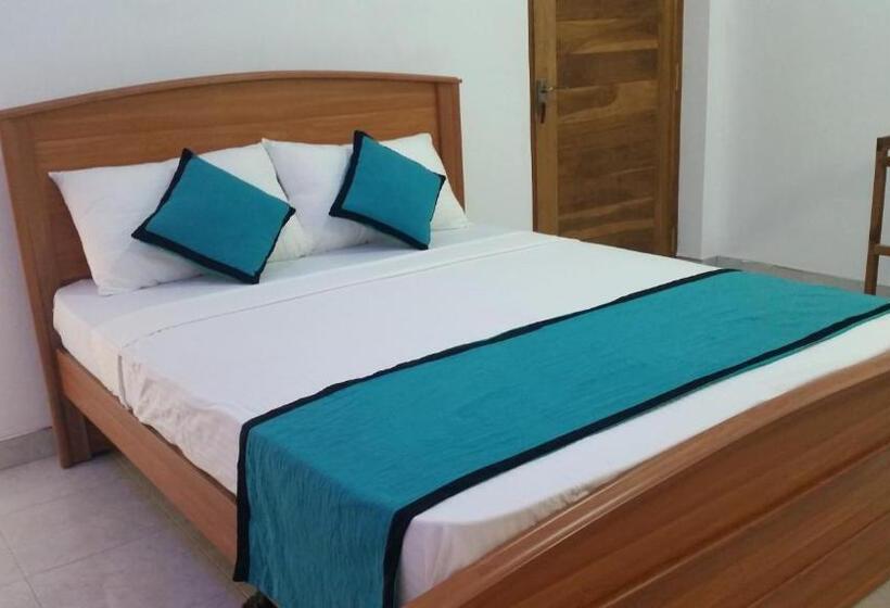 פנסיון Sunhill Lake Tourist Rest