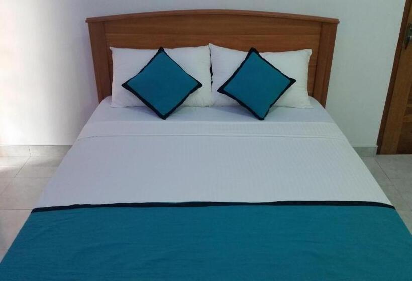 פנסיון Sunhill Lake Tourist Rest