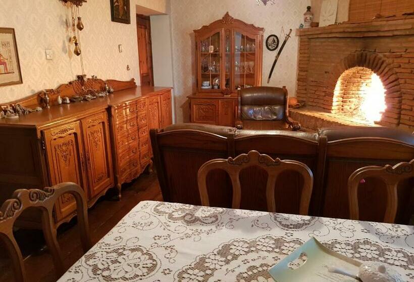 پانسیون Tamari Guest House