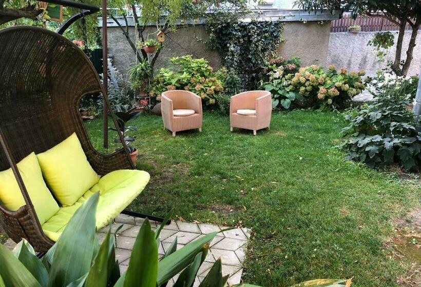 پانسیون Tinikos Guest House