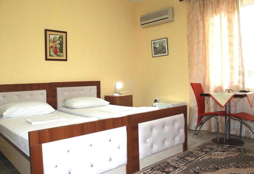 بنسيون Villa Center