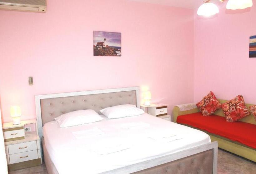 بنسيون Villa Center