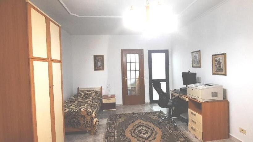 بنسيون Villa Center