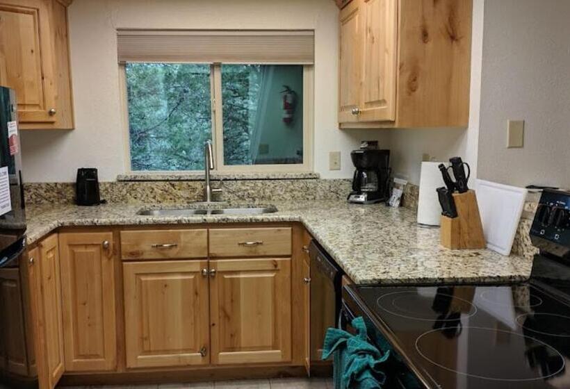 אתר נופש Getaways At Timbers At Island Park Village