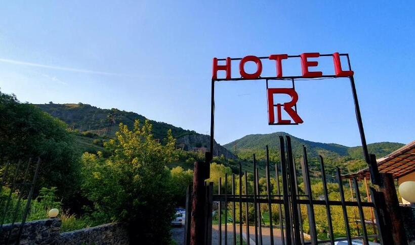 Restland Dilijan Family