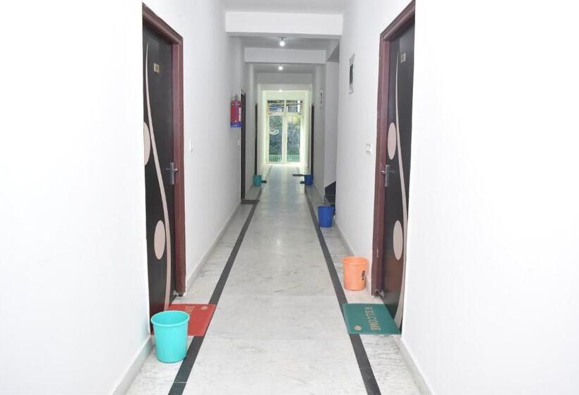 הוסטל Gaurav Guest House