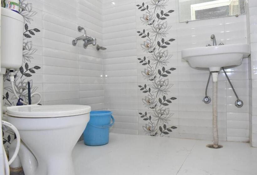 הוסטל Gaurav Guest House