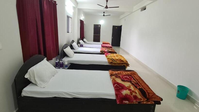 הוסטל Gaurav Guest House