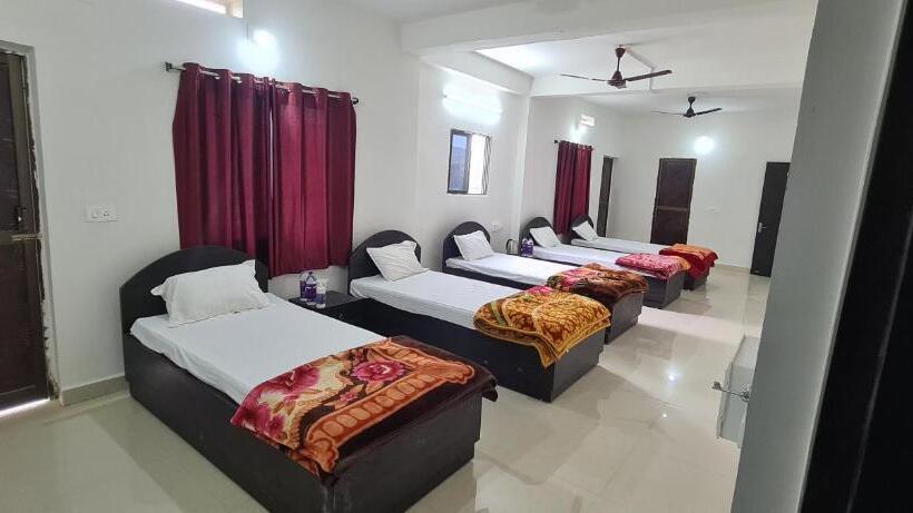 הוסטל Gaurav Guest House