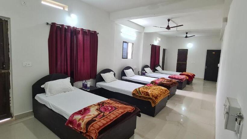 הוסטל Gaurav Guest House