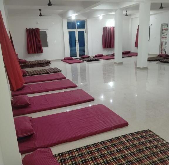 הוסטל Gaurav Guest House