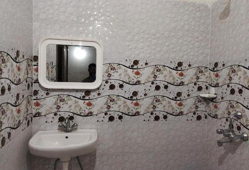 הוסטל Gaurav Guest House