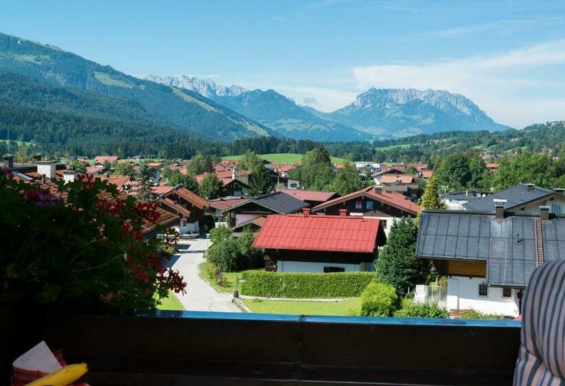 هاستل Haus Karoline