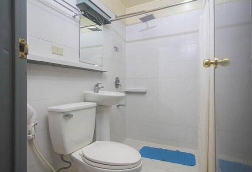 هاستل New Dawn Pensionne House