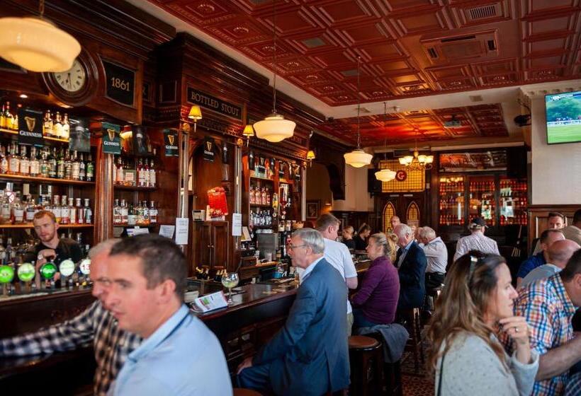 旅馆 Thirteen On The Green   Eyre Square