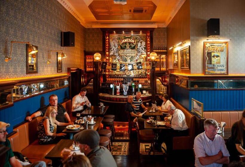 旅馆 Thirteen On The Green   Eyre Square