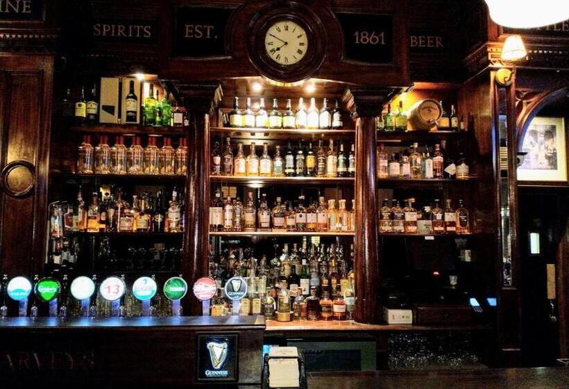 旅馆 Thirteen On The Green   Eyre Square