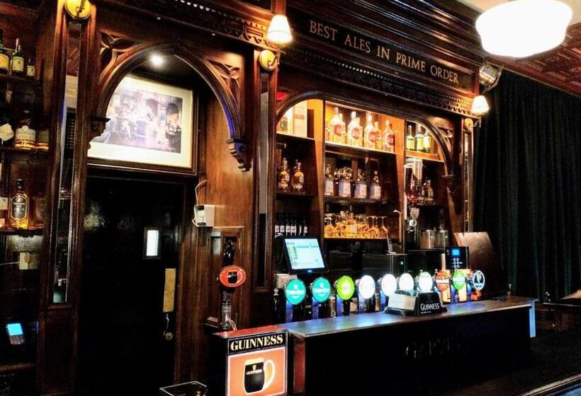 旅馆 Thirteen On The Green   Eyre Square