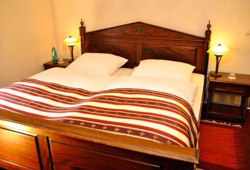 ユースホステル Weingasthof Zum Weißen Roß