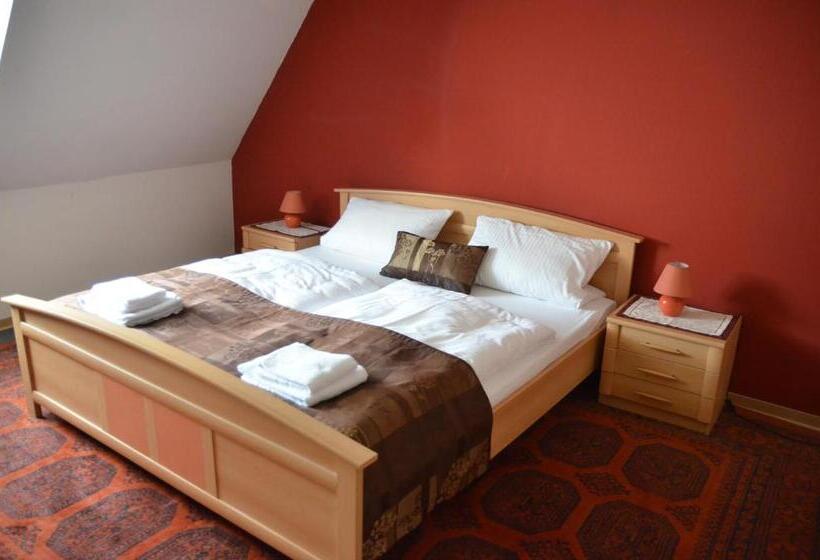 Общежитие Weingasthof Zum Weißen Roß