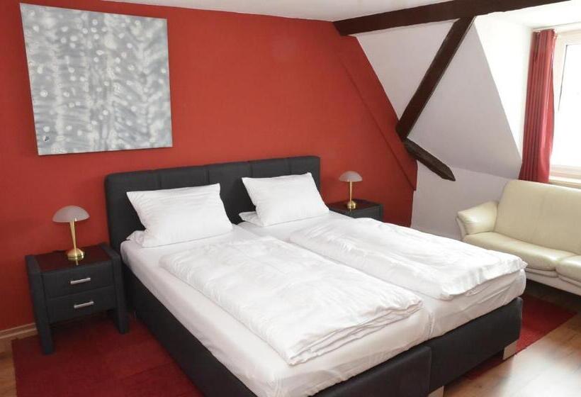 Общежитие Weingasthof Zum Weißen Roß