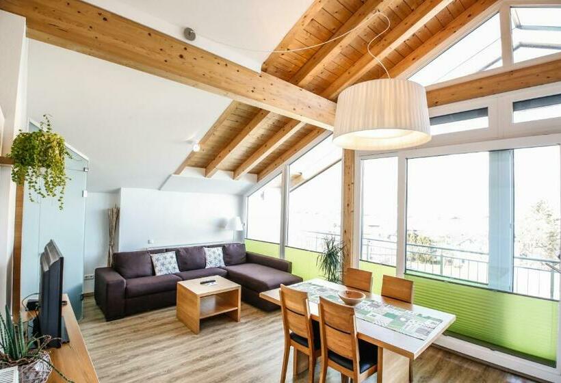 مبيت وإفطار Pension Café Maier