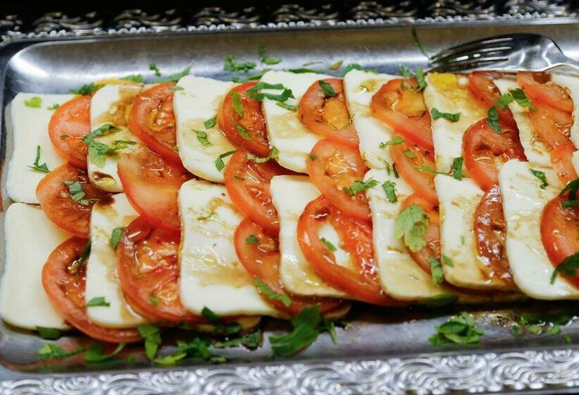 مبيت وإفطار Pension Café Maier