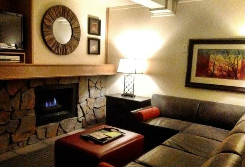 Getaways At The Lodge At Kingsbury Crossing