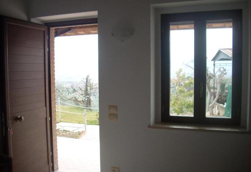 Отель Agriturismo La Rosa Montefalco